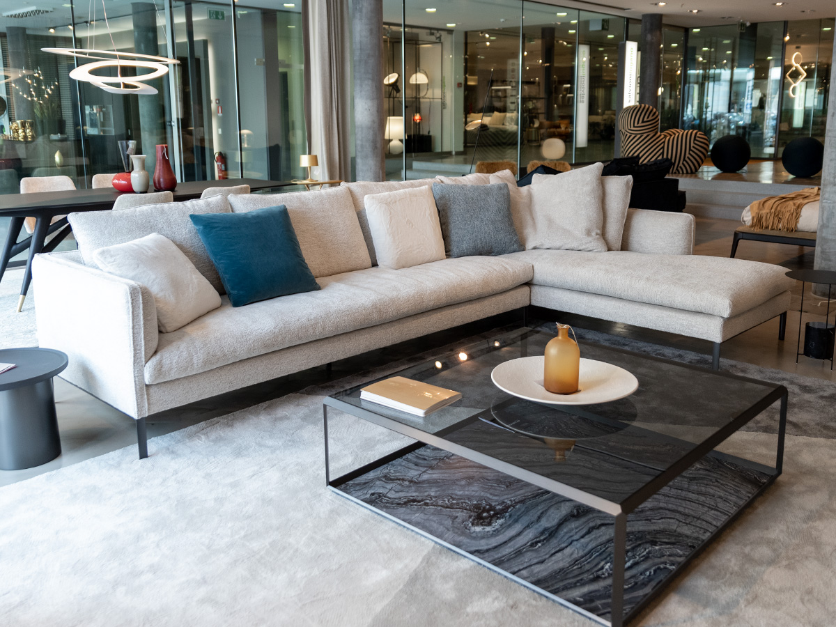 Molteni sofa deals price